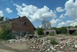 ‚Nejdražší, co mám, jsou moje kočky.‘  Kosťantynivka je na dostřel Rusů a lidé opouští své domovy