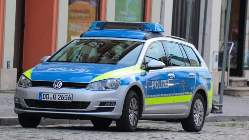 Útok nožem v Bavorsku: Muž zavraždil člověka, další dva těžce zranil. Motiv policie nezveřejnila