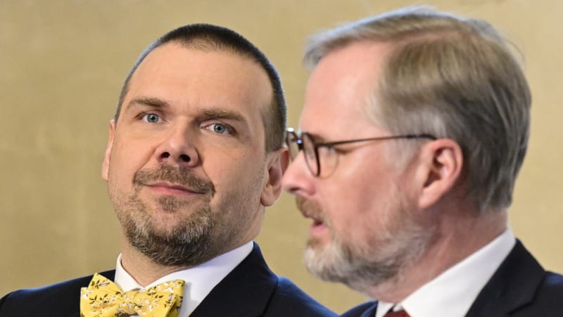 KOMENTÁŘ: ODS žongluje s odjištěným granátem a zkouší, co její voliči ještě vydrží