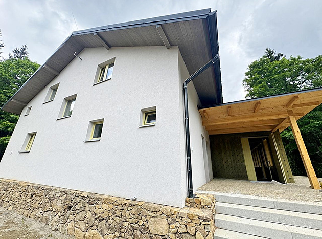 Nad Prachaticemi finišuje oprava horské chaty. Libín otevřou v červenci