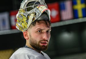 Vladař blíž pozici jedničky v NHL. Calgary mění za Philadelphii, podepsal na dva roky