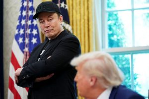 Musk přirovnal republikány k vypaseným prasatům. Slibuje založení nové strany