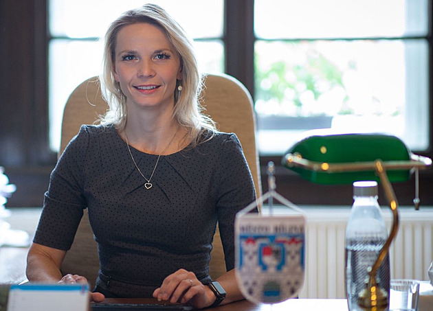 Žena, která vede kandidátku po Babišovi, slibuje, že nebude kumulovat funkce