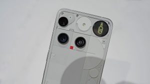 První dojmy z Nothing Phone (3): odvážný design, kvalitní foťáky a sebevědomá cena