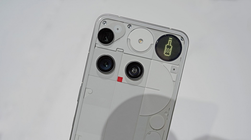 První dojmy z Nothing Phone (3): odvážný design, kvalitní foťáky a sebevědomá cena