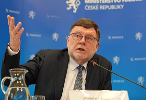 Podnikům i domácnostem se daří, tvrdí Stanjura. Schodek je nejníže od pandemie