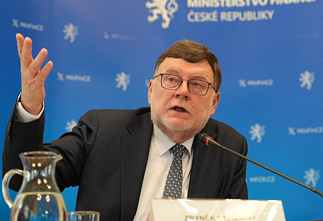 Podnikům i domácnostem se daří, tvrdí Stanjura. Schodek je nejníže od pandemie