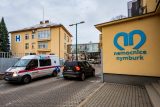 Nymburskou nemocnici ochromil kyberútok. Funguje v nouzovém režimu